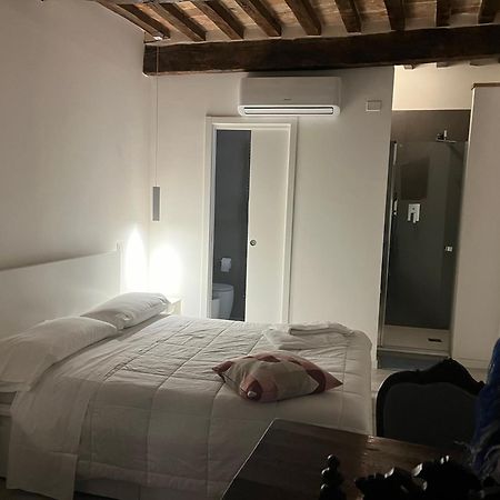 L'Inferno Di Dante Bed & Breakfast กุบบีโอ ภายนอก รูปภาพ