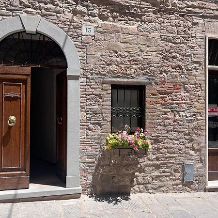 L'Inferno Di Dante Bed & Breakfast กุบบีโอ ภายนอก รูปภาพ