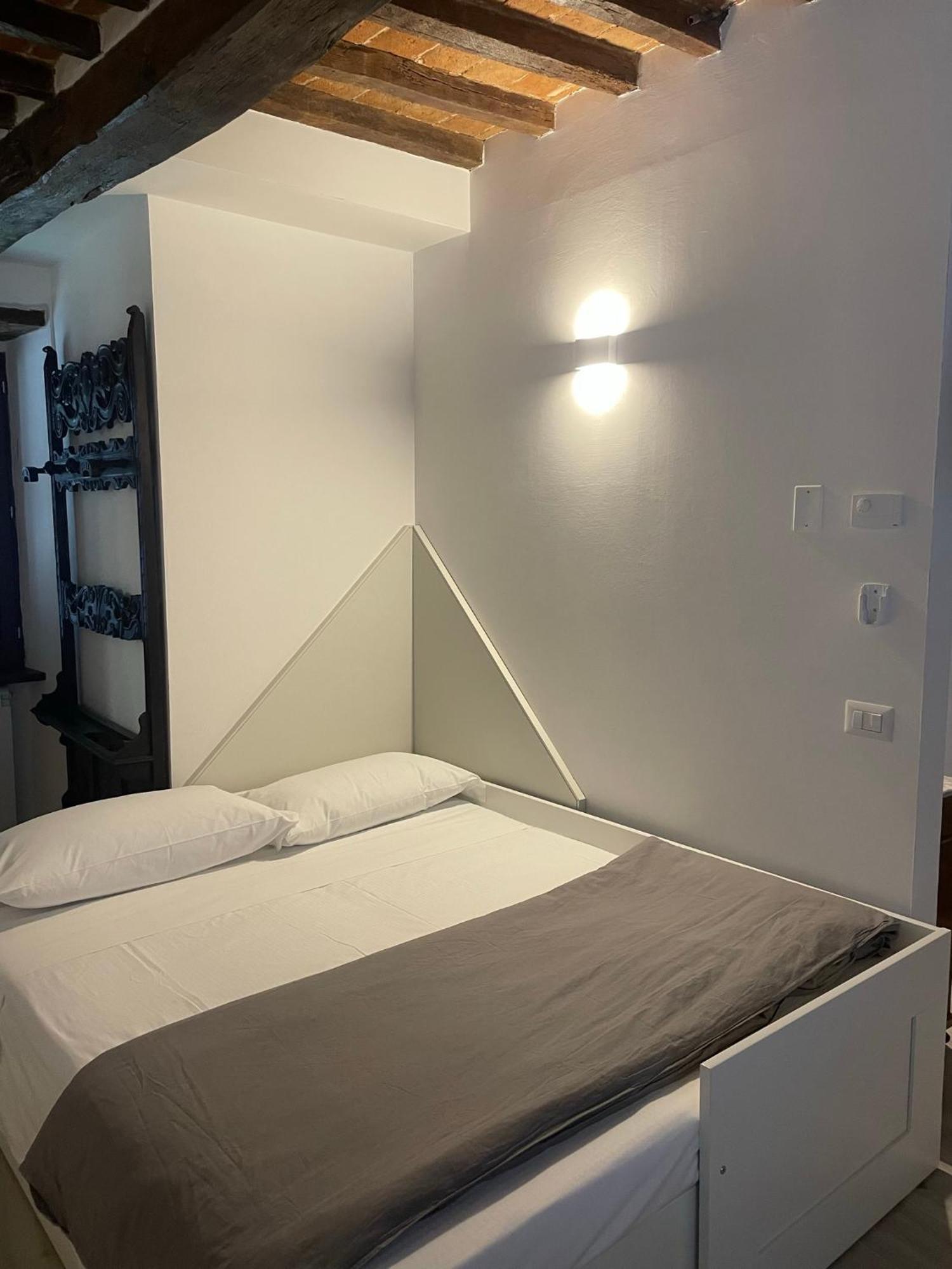 L'Inferno Di Dante Bed & Breakfast กุบบีโอ ภายนอก รูปภาพ