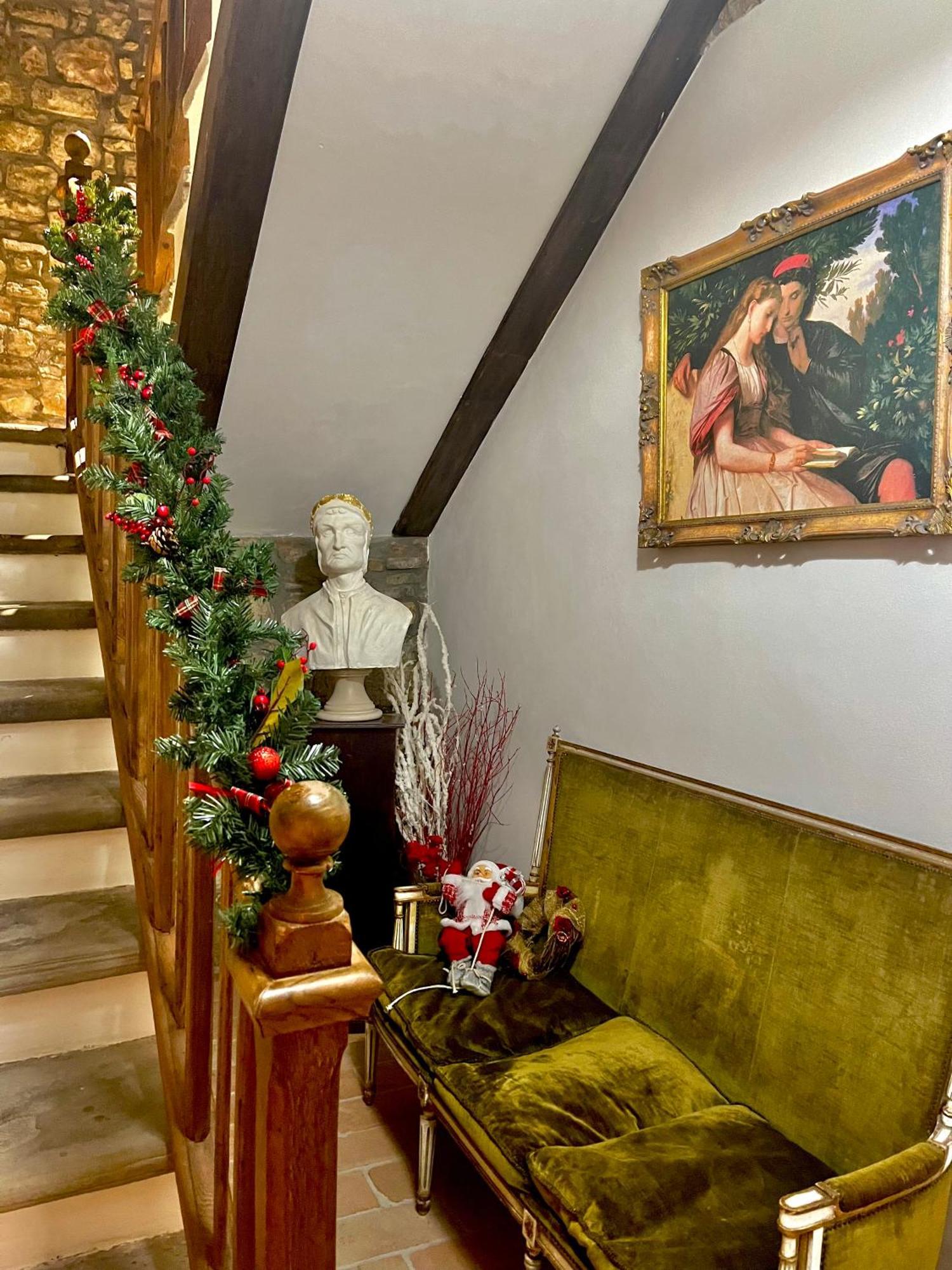 L'Inferno Di Dante Bed & Breakfast กุบบีโอ ห้อง รูปภาพ