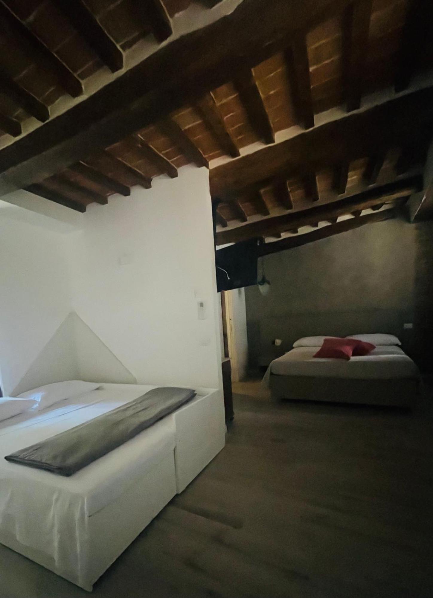 L'Inferno Di Dante Bed & Breakfast กุบบีโอ ภายนอก รูปภาพ