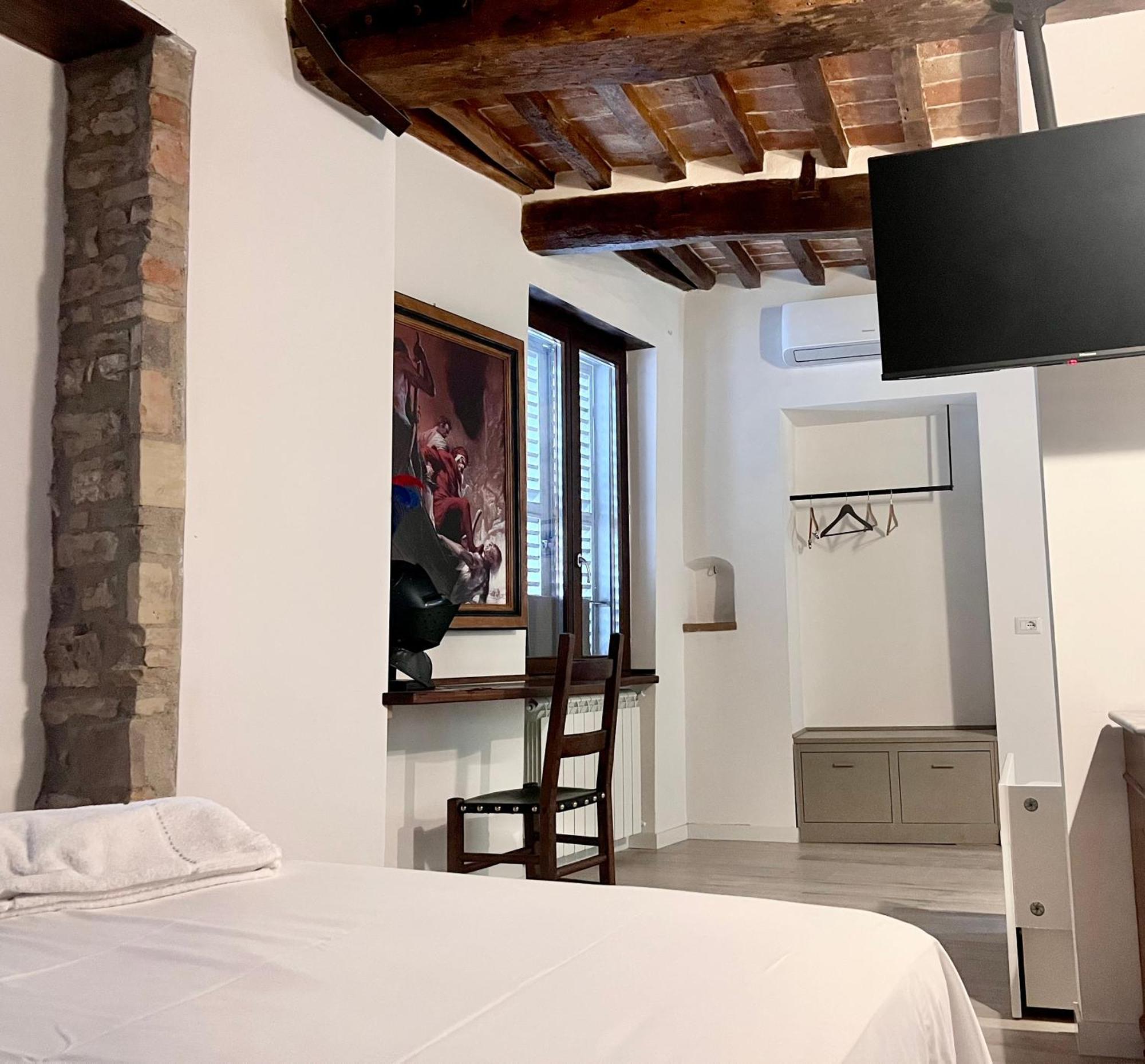 L'Inferno Di Dante Bed & Breakfast กุบบีโอ ภายนอก รูปภาพ