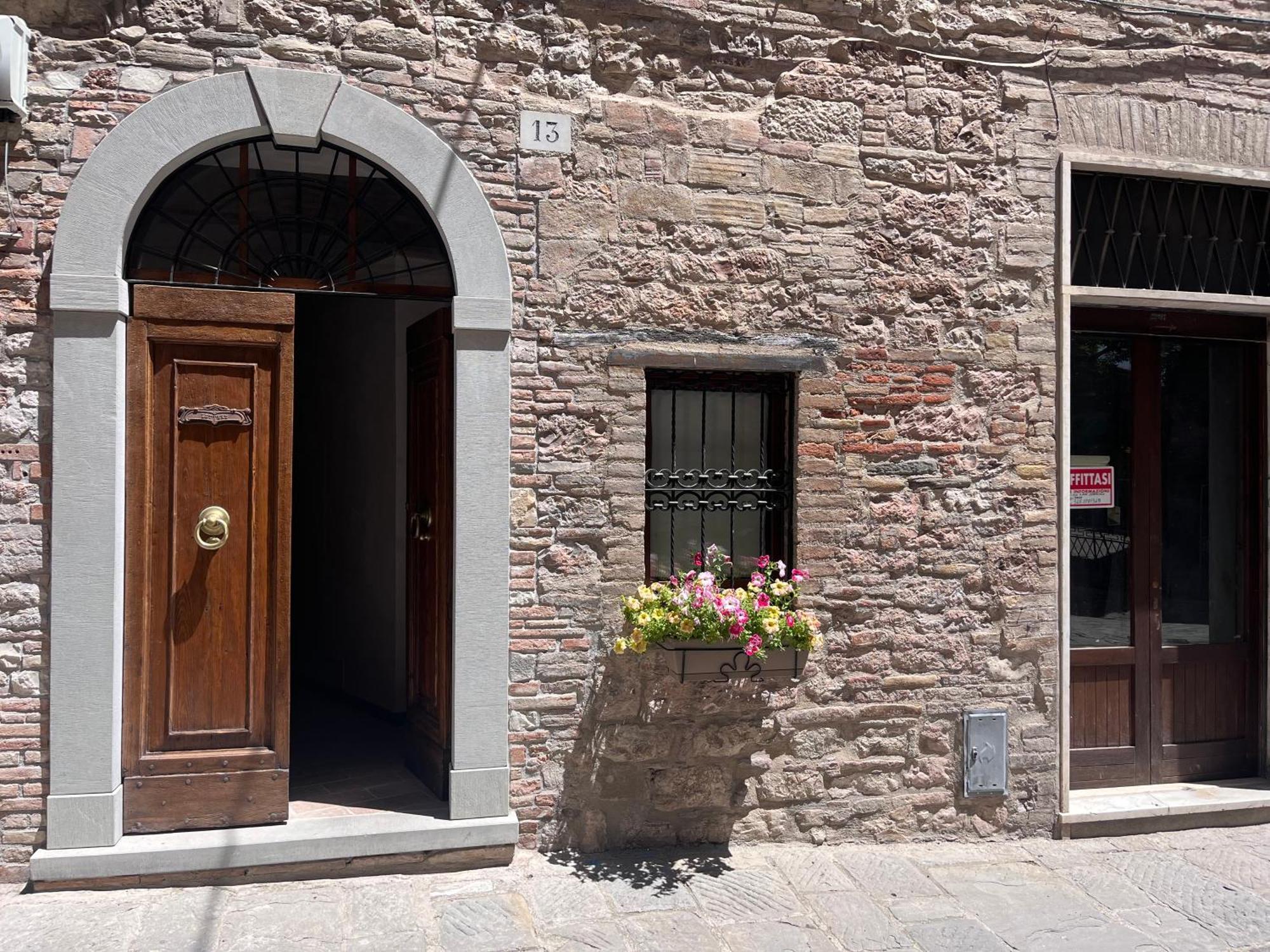 L'Inferno Di Dante Bed & Breakfast กุบบีโอ ภายนอก รูปภาพ